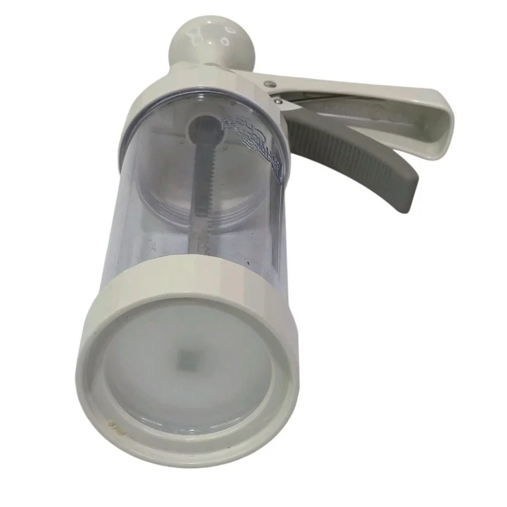 The Pampered Chef #1525 Cookie Press With 16 Cookie Discs
